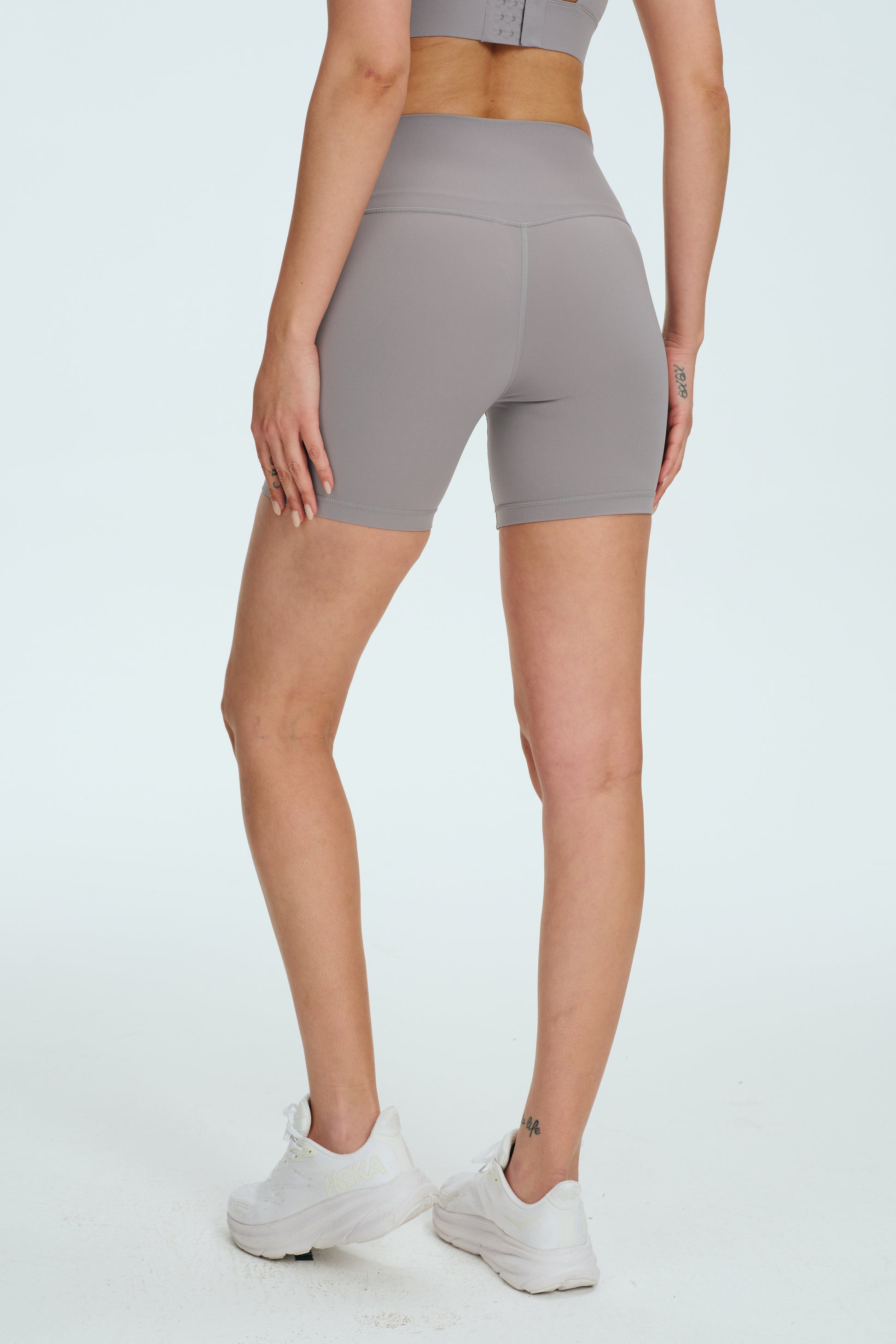 FlowFlex 7” Biker Short rhino grey back